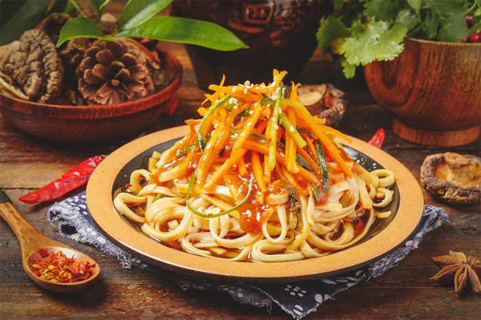 川味雞絲涼面實體店技術(shù)培訓(xùn)班