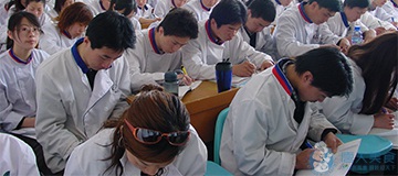 西點(diǎn)學(xué)員上課花絮(圖1)