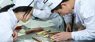 西點(diǎn)學(xué)員上課花絮(圖25)