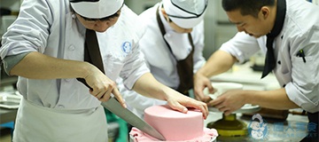 西點(diǎn)學(xué)員上課花絮(圖28)