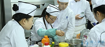 西點(diǎn)學(xué)員上課花絮(圖48)