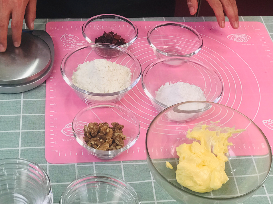 跟著唐人老師學做:美式蔓越莓餅干(圖1) image002.png