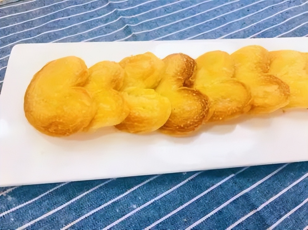 年輕人最愛的網(wǎng)紅店爆款，酥到掉渣的“蝴蝶酥”