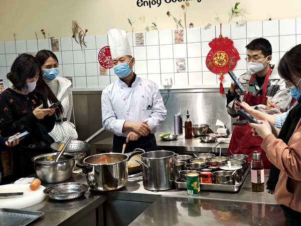 經(jīng)典年夜飯體驗活動圓滿結(jié)束(圖2) 微信圖片_202301081133406.jpg