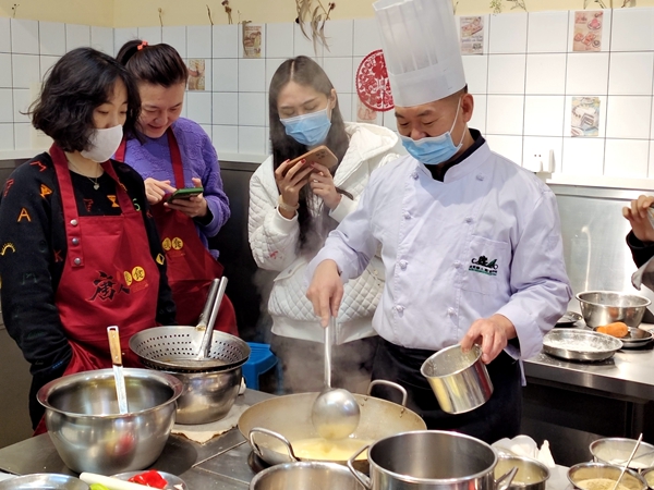 經(jīng)典年夜飯體驗活動圓滿結(jié)束(圖4) 微信圖片_202301081133408.jpg