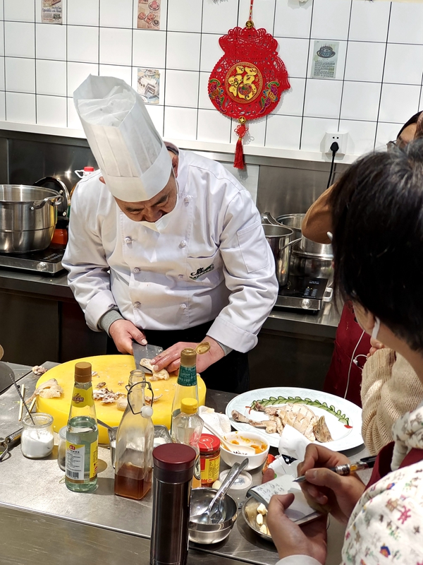 經(jīng)典年夜飯體驗活動圓滿結(jié)束(圖10) 微信圖片_20230112110956.jpg